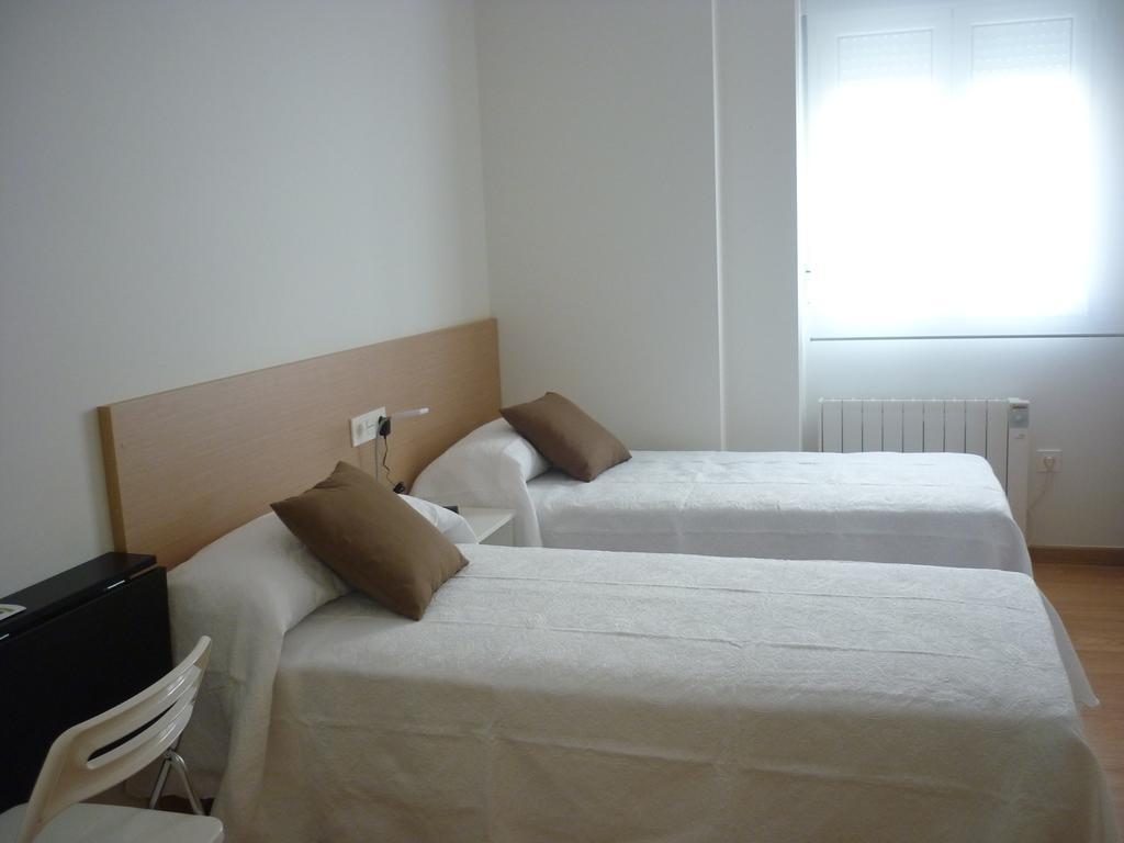 Pension-Albergue Puente Ribeira ساريا الغرفة الصورة