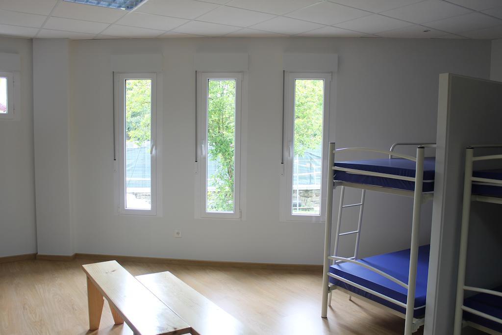 Pension-Albergue Puente Ribeira ساريا الغرفة الصورة